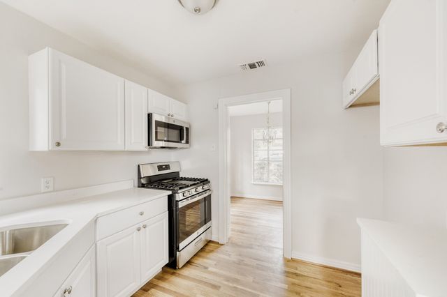 6918 Vivian Avenue, Dallas, TX 75223