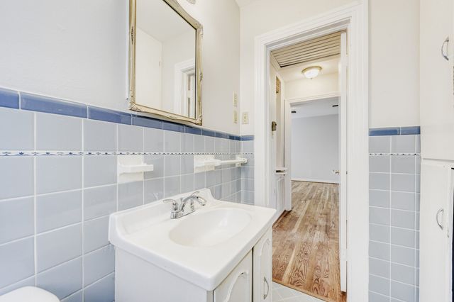 6918 Vivian Avenue, Dallas, TX 75223