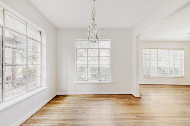 6918 Vivian Avenue, Dallas, TX 75223