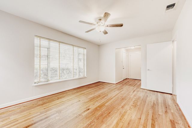 6918 Vivian Avenue, Dallas, TX 75223