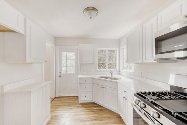 6918 Vivian Avenue, Dallas, TX 75223