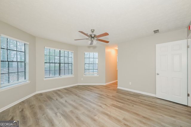 1053 Mainstreet Lake Drive, Stone Mountain, GA 30088