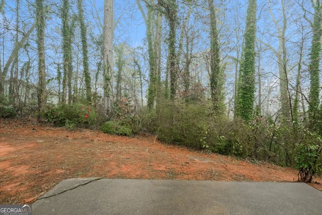 1053 Mainstreet Lake Drive, Stone Mountain, GA 30088