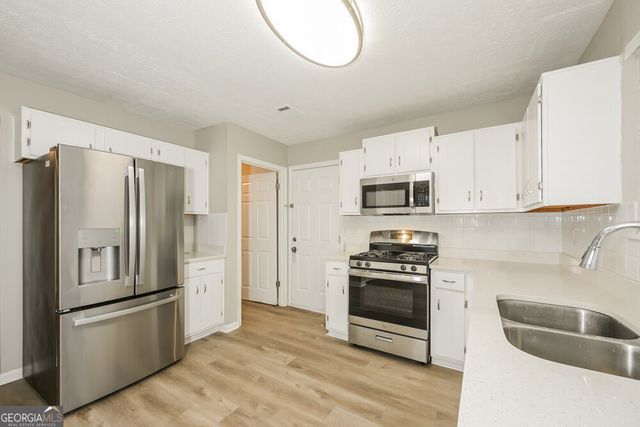 1053 Mainstreet Lake Drive, Stone Mountain, GA 30088