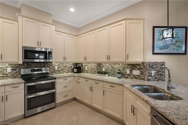 7014 DOMINICA DR, Naples, FL 34113