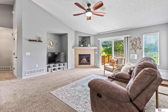 16083 Browne Street, Omaha, NE 68116