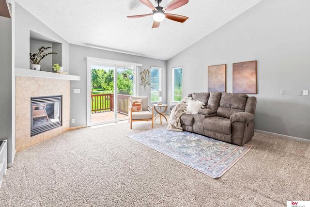 16083 Browne Street, Omaha, NE 68116