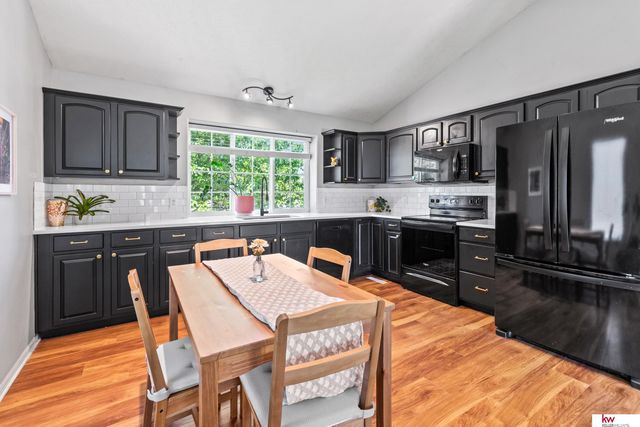16083 Browne Street, Omaha, NE 68116