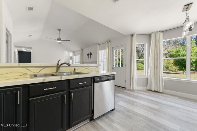 11716 Quail Creek Drive, Ocean Springs, MS 39564