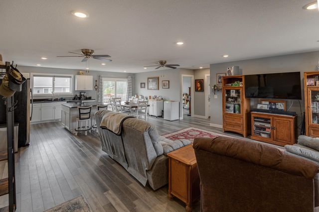 9103 3rd Avenue, Pequot Lakes, MN 56472