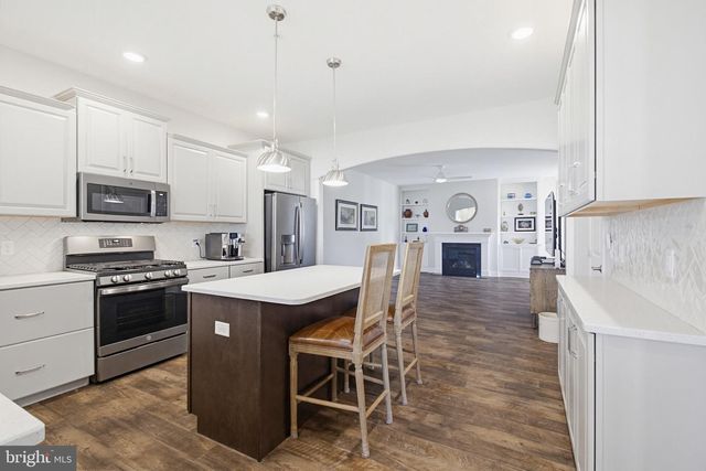 361 MEADOW ROSE DR, Lititz, PA 17543