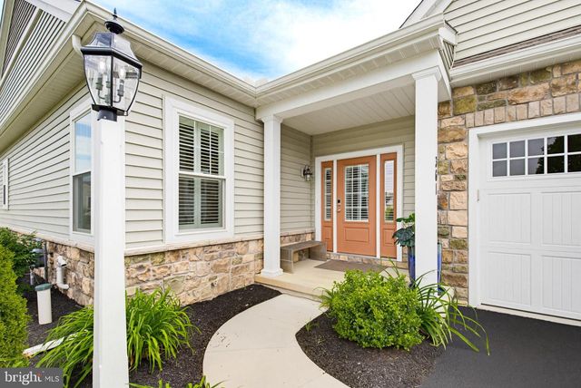 361 MEADOW ROSE DR, Lititz, PA 17543