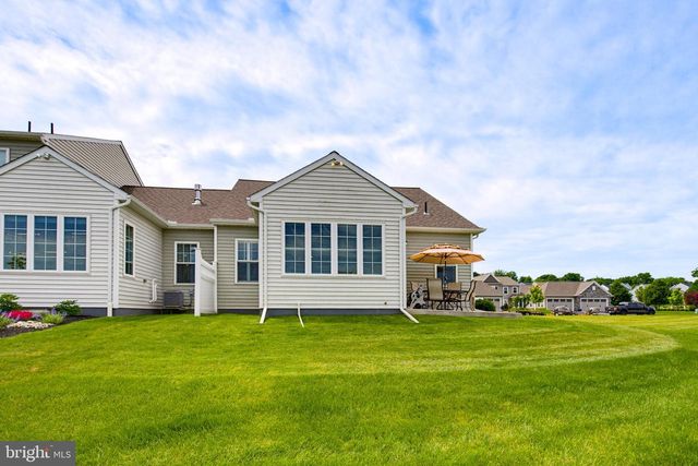 361 MEADOW ROSE DR, Lititz, PA 17543