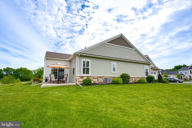 361 MEADOW ROSE DR, Lititz, PA 17543
