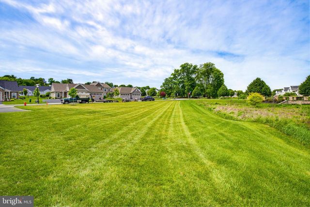 361 MEADOW ROSE DR, Lititz, PA 17543