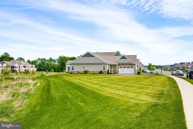 361 MEADOW ROSE DR, Lititz, PA 17543