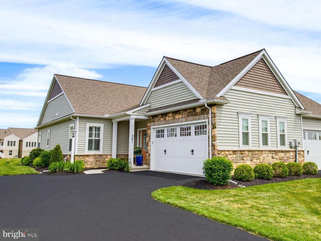361 MEADOW ROSE DR, Lititz, PA 17543