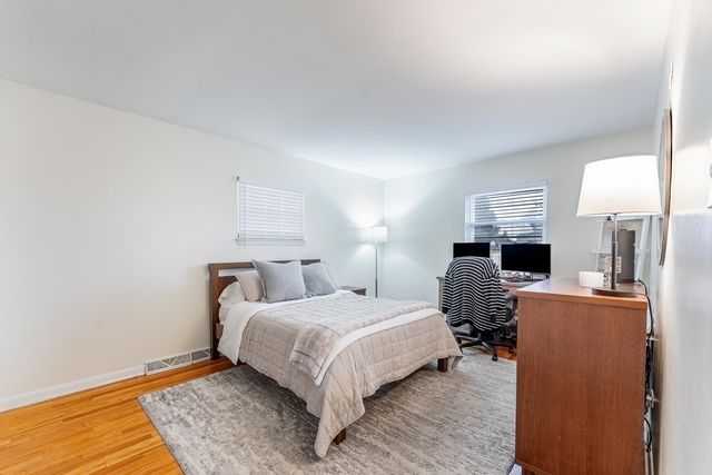 1531 N 9th Avenue, Melrose Park, IL 60160