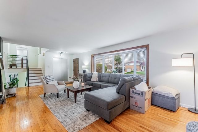 1531 N 9th Avenue, Melrose Park, IL 60160