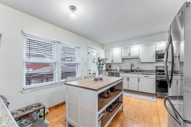 1531 N 9th Avenue, Melrose Park, IL 60160