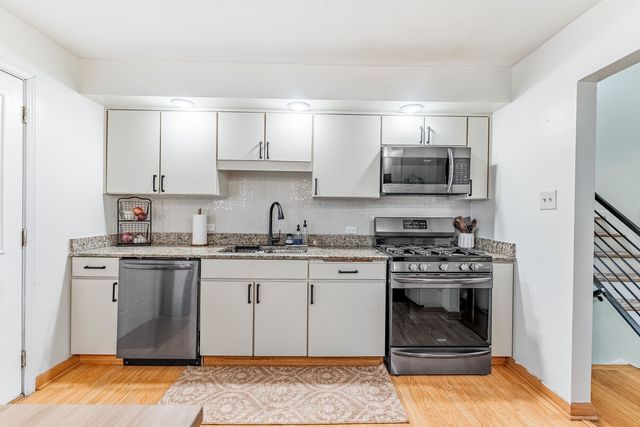 1531 N 9th Avenue, Melrose Park, IL 60160