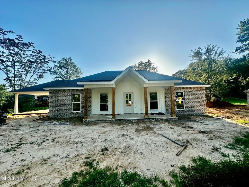 22031 Jones Lane Lane, Moss Point, MS 39562