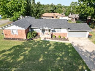 1401 N 10th Street, Van Buren, AR 72956