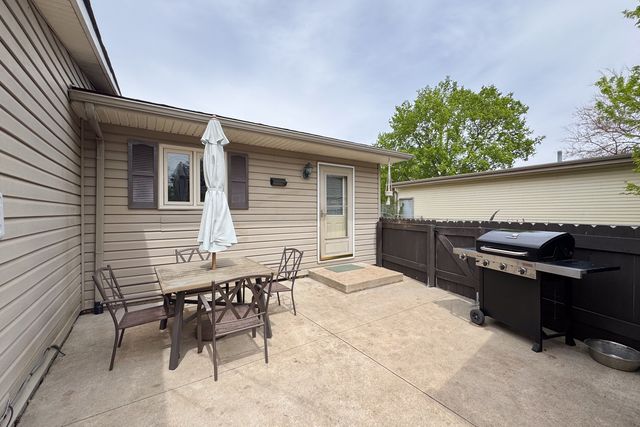1119 Evans Avenue, Machesney Park, IL 61115