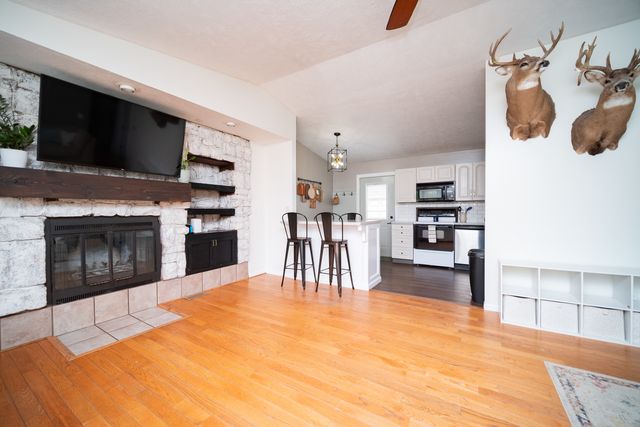1119 Evans Avenue, Machesney Park, IL 61115