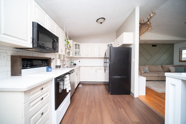 1119 Evans Avenue, Machesney Park, IL 61115