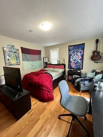 39 Selkirk Road 39, Boston, MA 02135