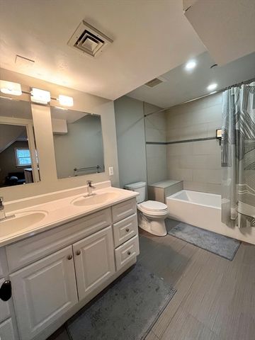 39 Selkirk Road 39, Boston, MA 02135