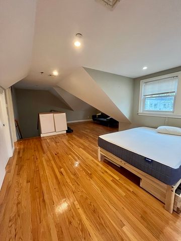 39 Selkirk Road 39, Boston, MA 02135