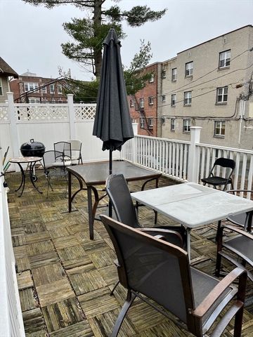 39 Selkirk Road 39, Boston, MA 02135