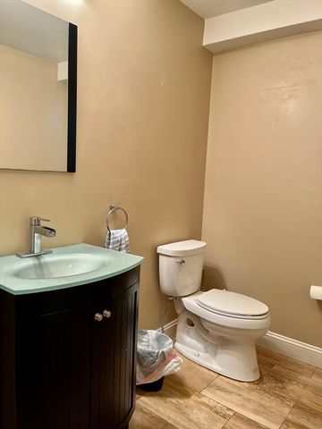 39 Selkirk Road 39, Boston, MA 02135