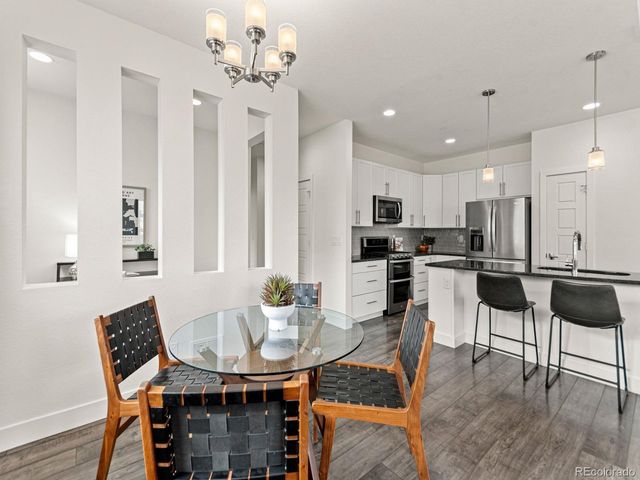 19515 E Sunset Cir, Aurora, CO 80015