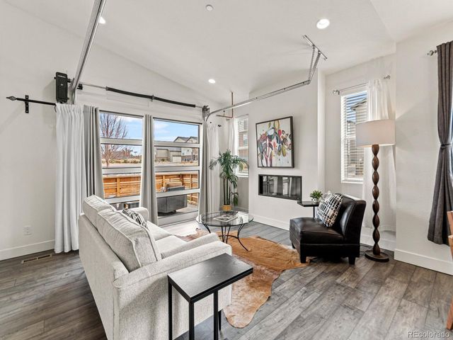 19515 E Sunset Cir, Aurora, CO 80015