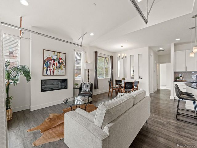 19515 E Sunset Cir, Aurora, CO 80015