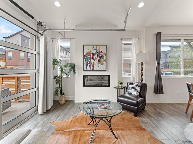 19515 E Sunset Cir, Aurora, CO 80015