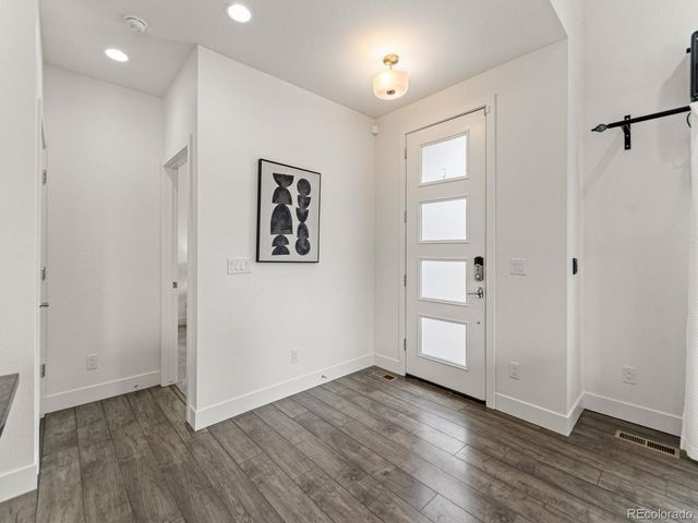 19515 E Sunset Cir, Aurora, CO 80015