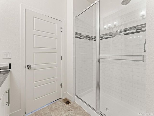 19515 E Sunset Cir, Aurora, CO 80015