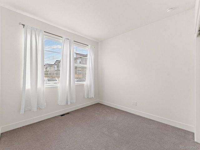 19515 E Sunset Cir, Aurora, CO 80015