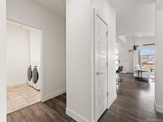 19515 E Sunset Cir, Aurora, CO 80015