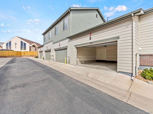 19515 E Sunset Cir, Aurora, CO 80015