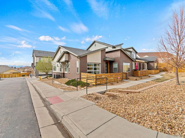 19515 E Sunset Cir, Aurora, CO 80015