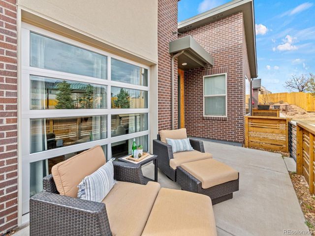 19515 E Sunset Cir, Aurora, CO 80015