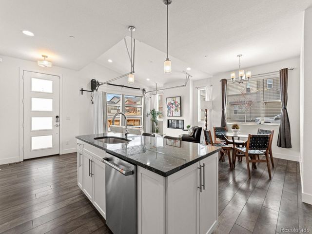 19515 E Sunset Cir, Aurora, CO 80015