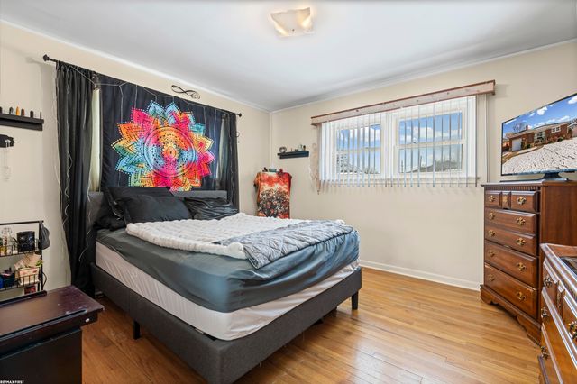 28506 Kimberly Lane, St Clair Shores, MI 48081