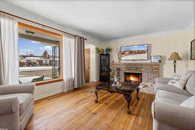 28506 Kimberly Lane, St Clair Shores, MI 48081