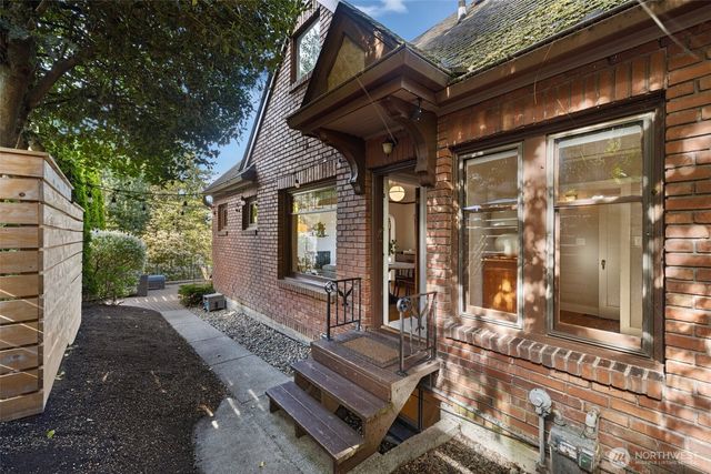 5505 Seward Park Avenue S, Seattle, WA 98118